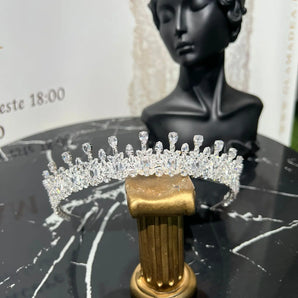 Diadema Dalia, zirconii cubice, placată aur alb, elemente Swarovski GLAMADEA