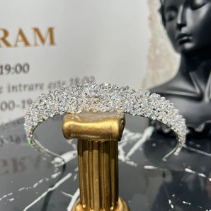 Diadema Ellie, zirconii cubice, placată aur alb, elemente Swarovski GLAMADEA