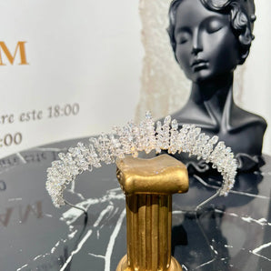 Diadema Mary, zirconii cubice, placată aur alb, elemente Swarovski GLAMADEA