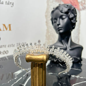 Diadema Valoria, zirconii cubice, placată aur alb, elemente Swarovski GLAMADEA