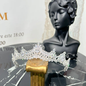 Diadema Woon, zirconii cubice, placată aur alb, elemente Swarovski GLAMADEA